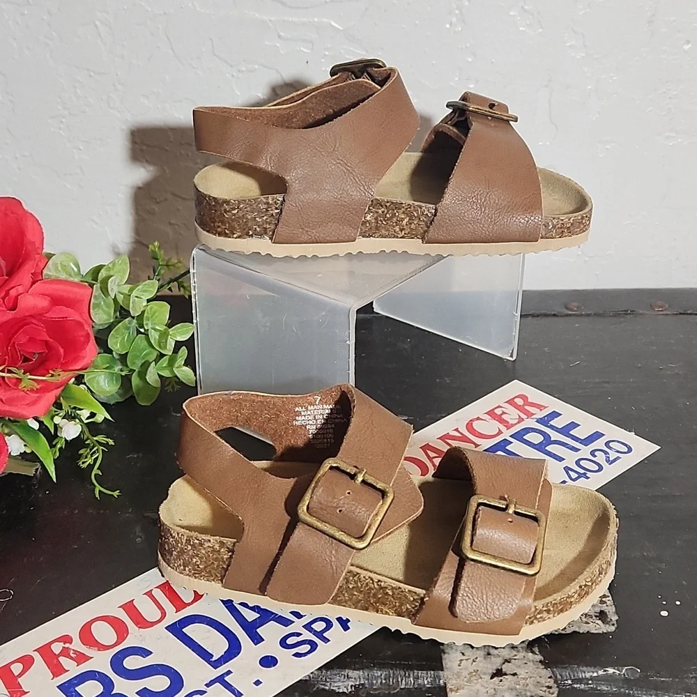PLACE Size 7 Double Buckle Strap Sandle Brown